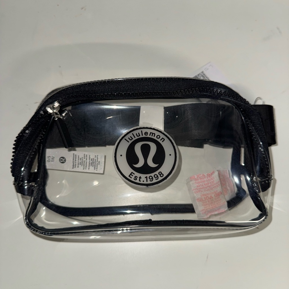 Lululemon Everywhere Belt Bag 1L
Clear